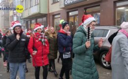 Sztafeta z Mikołajem przeszła ulicami miasta