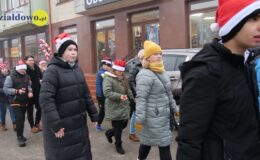 Sztafeta z Mikołajem przeszła ulicami miasta