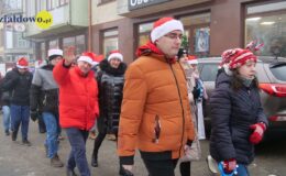 Sztafeta z Mikołajem przeszła ulicami miasta