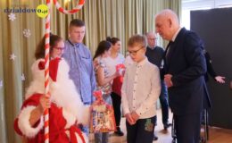 Podopieczni OREWu otrzymali „słodkie paczki”