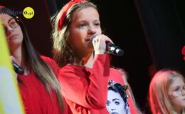 „Prezent pod choinkę – rozśpiewana opowieść świąteczna”