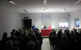 Teatr przy stoliku „Staromodna komedia”