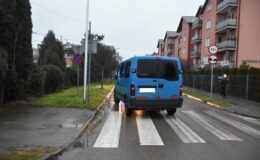 przejście dla pieszych - miejsce zdarzenia drogowego i pojazd uczestniczący w zdarzeniu