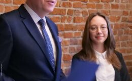 Burmistrz wręczył stypendia zdolnej młodzieży