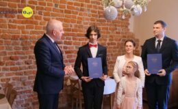 Burmistrz wręczył stypendia zdolnej młodzieży