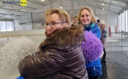 Pracownicy Starostwa Powiatowego i Urzędy Miasta na lodzie