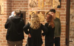 Zapraszamy do „Galeria Akwarium” na wystawę pirograficzną Marka Lecha