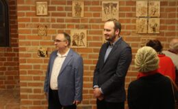 Zapraszamy do „Galeria Akwarium” na wystawę pirograficzną Marka Lecha