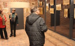 Zapraszamy do „Galeria Akwarium” na wystawę pirograficzną Marka Lecha