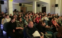 Iluzjonista Paweł Kwiecień „czarował” na scenie MDK w Działdowie