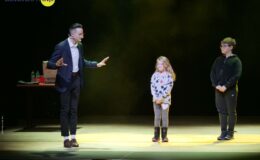 Iluzjonista Paweł Kwiecień „czarował” na scenie MDK w Działdowie