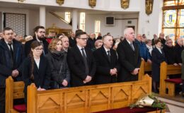 Uroczystość wręczenia medalu Reipublicae Memoriae Meritum, pośmiertnie ks. Marianowi Ofiarze