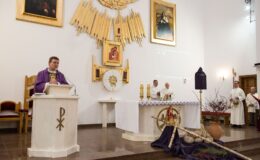 Uroczystość wręczenia medalu Reipublicae Memoriae Meritum, pośmiertnie ks. Marianowi Ofiarze