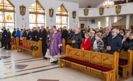 Uroczystość wręczenia medalu Reipublicae Memoriae Meritum, pośmiertnie ks. Marianowi Ofiarze