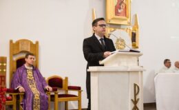Uroczystość wręczenia medalu Reipublicae Memoriae Meritum, pośmiertnie ks. Marianowi Ofiarze