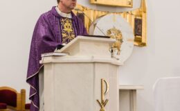 Uroczystość wręczenia medalu Reipublicae Memoriae Meritum, pośmiertnie ks. Marianowi Ofiarze