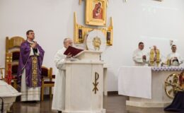 Uroczystość wręczenia medalu Reipublicae Memoriae Meritum, pośmiertnie ks. Marianowi Ofiarze
