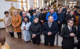 Uroczystość wręczenia medalu Reipublicae Memoriae Meritum, pośmiertnie ks. Marianowi Ofiarze