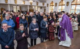 Uroczystość wręczenia medalu Reipublicae Memoriae Meritum, pośmiertnie ks. Marianowi Ofiarze