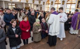 Uroczystość wręczenia medalu Reipublicae Memoriae Meritum, pośmiertnie ks. Marianowi Ofiarze
