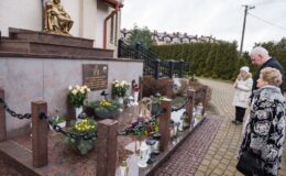 Uroczystość wręczenia medalu Reipublicae Memoriae Meritum, pośmiertnie ks. Marianowi Ofiarze