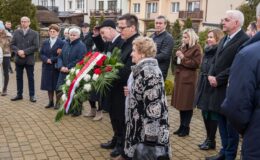 Uroczystość wręczenia medalu Reipublicae Memoriae Meritum, pośmiertnie ks. Marianowi Ofiarze