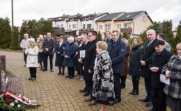 Uroczystość wręczenia medalu Reipublicae Memoriae Meritum, pośmiertnie ks. Marianowi Ofiarze