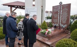 Uroczystość wręczenia medalu Reipublicae Memoriae Meritum, pośmiertnie ks. Marianowi Ofiarze