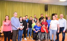 Zespół Enej z wizytą w Polskim Stowarzyszeniu na rzecz Osób z Niepełnosprawnością Intelektualną Koło w Działdowie