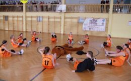 Turniej Minikoszykówki Dziewcząt wygrała drużyna z „Czwórki”