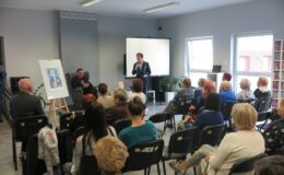 Najnowszy tom wierszy „Otwarte na klucz” Wojciecha Kassa – promocja w bibliotece