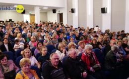 Spektakl kabaretowy „Zdrowia, zdrowia i jeszcze raz pieniędzy” w MDK w Działdowie