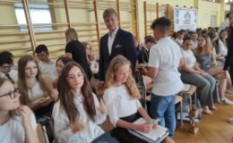 Pożegnań nadszedł czas – ósmoklasiści z SP nr 4 opuścili mury swojej szkoły