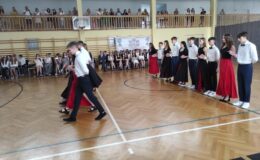 Pożegnań nadszedł czas – ósmoklasiści z SP nr 4 opuścili mury swojej szkoły