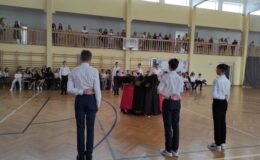 Pożegnań nadszedł czas – ósmoklasiści z SP nr 4 opuścili mury swojej szkoły
