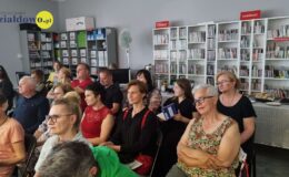 Boso i poetycko – promocja tomiku wierszy Iwony Misiopeckiej w bibliotece