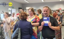 Boso i poetycko – promocja tomiku wierszy Iwony Misiopeckiej w bibliotece