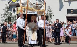 Procesja Bożego Ciała. Parafia pw. Podwyższenia Krzyża Świętego w Działdowie