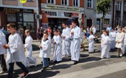 Procesja Bożego Ciała. Parafia pw. Podwyższenia Krzyża Świętego w Działdowie