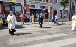 Procesja Bożego Ciała. Parafia pw. Podwyższenia Krzyża Świętego w Działdowie