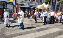 Procesja Bożego Ciała. Parafia pw. Podwyższenia Krzyża Świętego w Działdowie