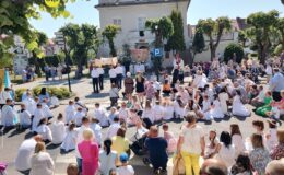 Procesja Bożego Ciała. Parafia pw. Podwyższenia Krzyża Świętego w Działdowie