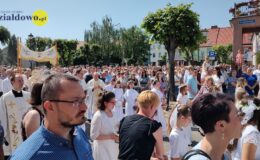 Procesja Bożego Ciała. Parafia pw. Podwyższenia Krzyża Świętego w Działdowie