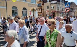 Procesja Bożego Ciała. Parafia pw. Podwyższenia Krzyża Świętego w Działdowie