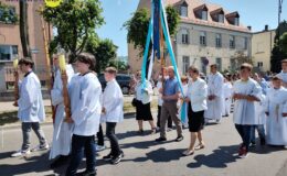 Procesja Bożego Ciała. Parafia pw. Podwyższenia Krzyża Świętego w Działdowie