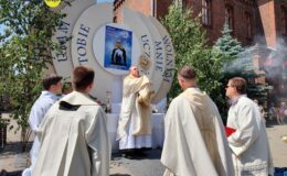 Procesja Bożego Ciała. Parafia pw. Podwyższenia Krzyża Świętego w Działdowie