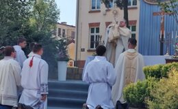 Procesja Bożego Ciała. Parafia pw. Podwyższenia Krzyża Świętego w Działdowie