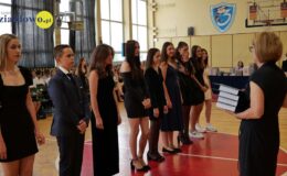 Żegnaj szkoło – zakończenie roku klas ósmych w SP nr 3