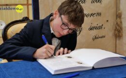 Żegnaj szkoło – zakończenie roku klas ósmych w SP nr 3