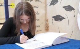 Żegnaj szkoło – zakończenie roku klas ósmych w SP nr 3